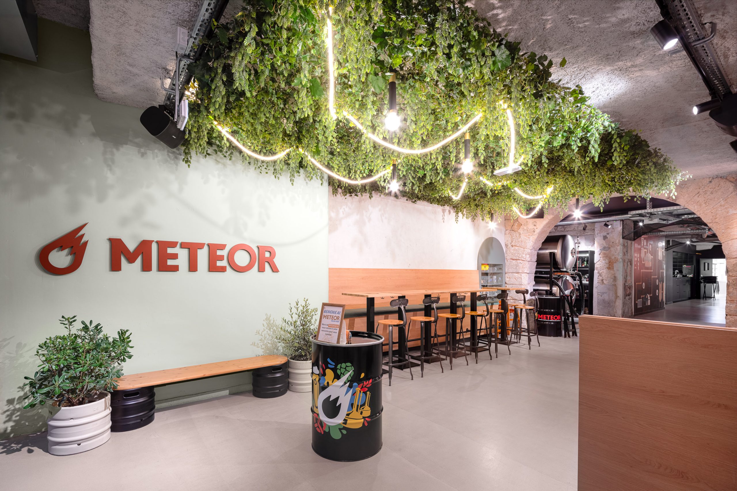 espace restauration meteor marseille interieur